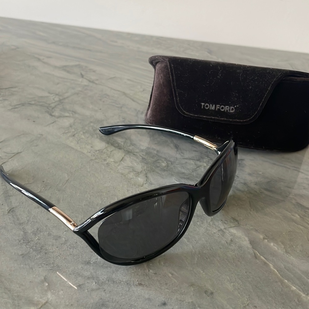 Tom Ford polarized sunglasses. Brown. Worn very few times. Case included.